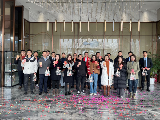 花樣年2024開工大吉|路長須定,貓?jiān)趧t靈(1)323.png